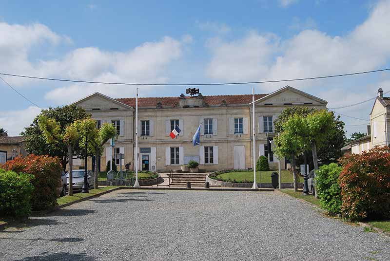 Arveyres Mairie